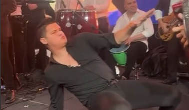 “Levantarse con estilo”: El nuevo paso de Elder Dayán tras caída en tarima