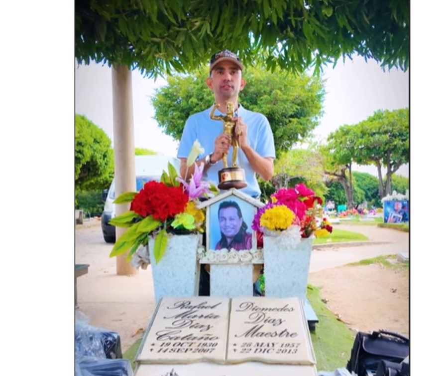 Iván Zuleta inicia la entrega de 50 acordeones desde la tumba de Diomedes Díaz: así pueden participar los niños