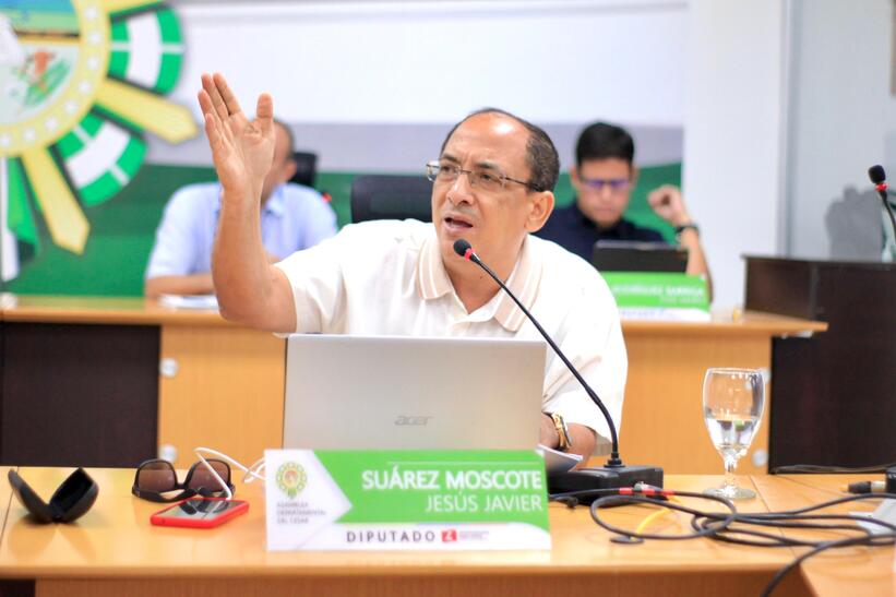 Diputado Jesús Suárez, en debate de control en la Asamblea.