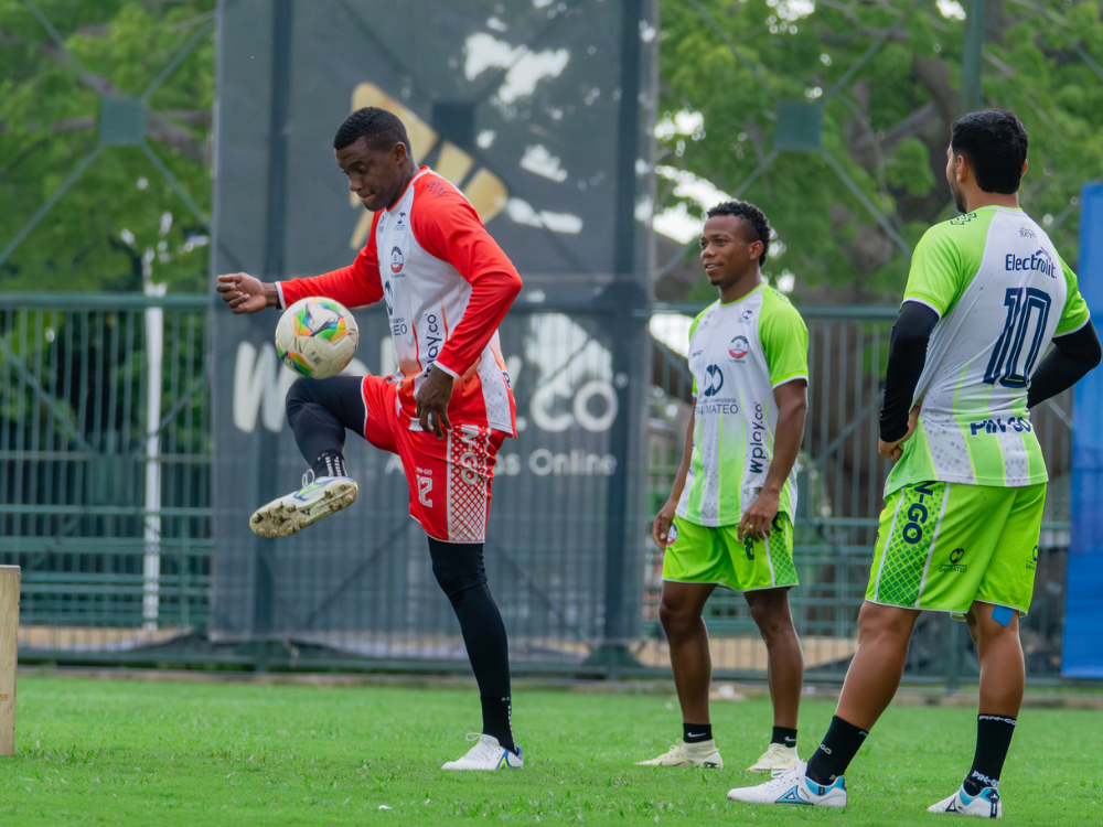 Envigado, con un pie en la B, recibe a un Alianza Valledupar que sueña con los ocho