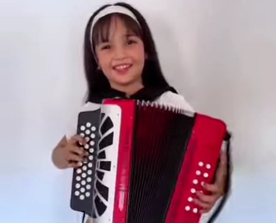 La promesa de Isabella González a Iván Zuleta tras recibir acordeón: “Me esforzaré para ser reina vallenata”