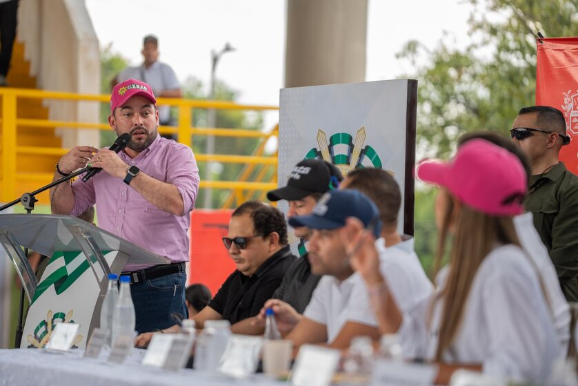 Ministro de minas con alcaldes del Cesar