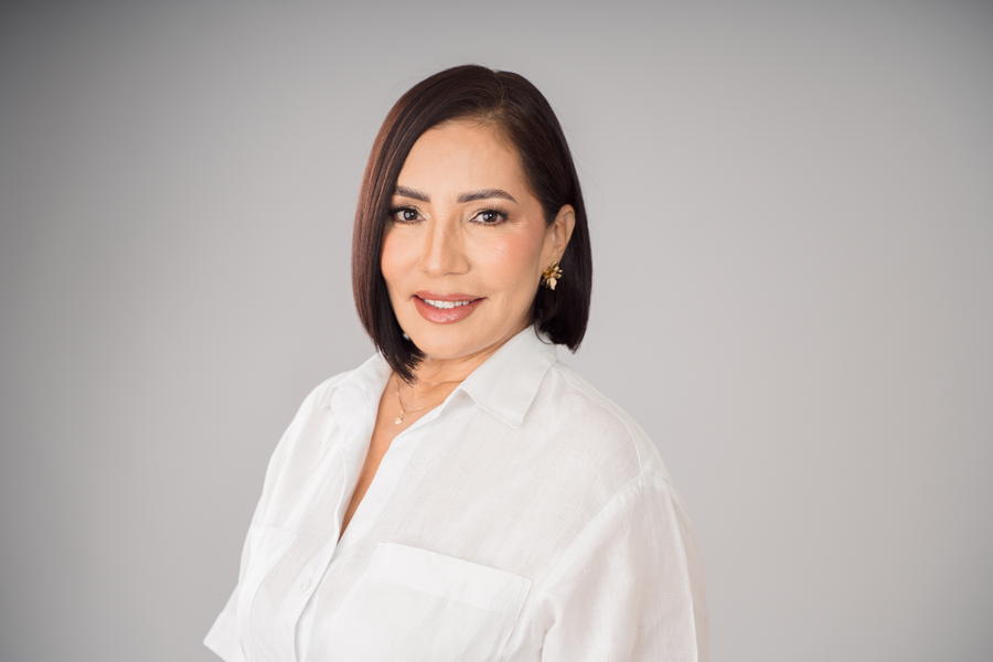 Web. Alexandra Pineda, precandidata al Congreso (1)