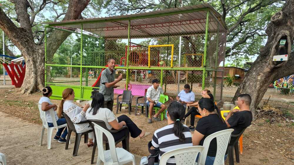 Reunión de vendedores del Parque Algarrobillos el 2 de septiembre para exigir a la Alcaldía de Valledupar la organización del espacio público. Foto: Cortesía.