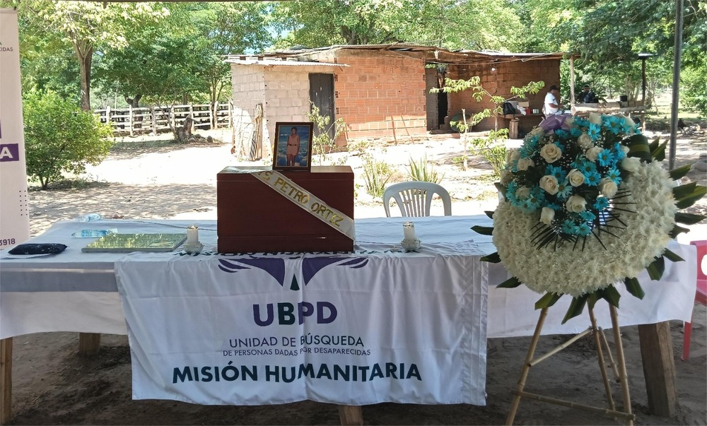 Entrega digna del cuerpo de María del Pilar en el cementerio municipal de Agustín Codazzi, Cesar. UBPD.