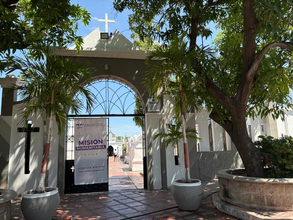 Equipo forense de la UBPD realiza la segunda fase de exhumación de cuerpos en el cementerio de Villanueva, La Guajira. Foto: UBPD.