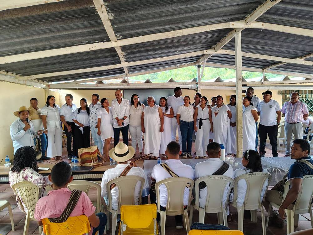 Los 47 educadores indígenas del Pueblo Kankuamo, postulados para ser nombrados en propiedad en las instituciones Makumake, Guatapurí y La Mina. Fotos: Yenifer Carolina Daza y Rossana Fuentes Bolaño.