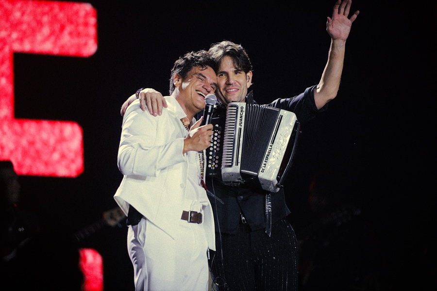 Silvestre Dangond, Peter Manjarrés y Karen Lizarazo, artistas vallenatos nominados a los Latin Grammy 2025