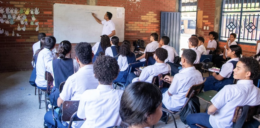 La iniciativa cobija a instituciones educativas oficiales y privadas.