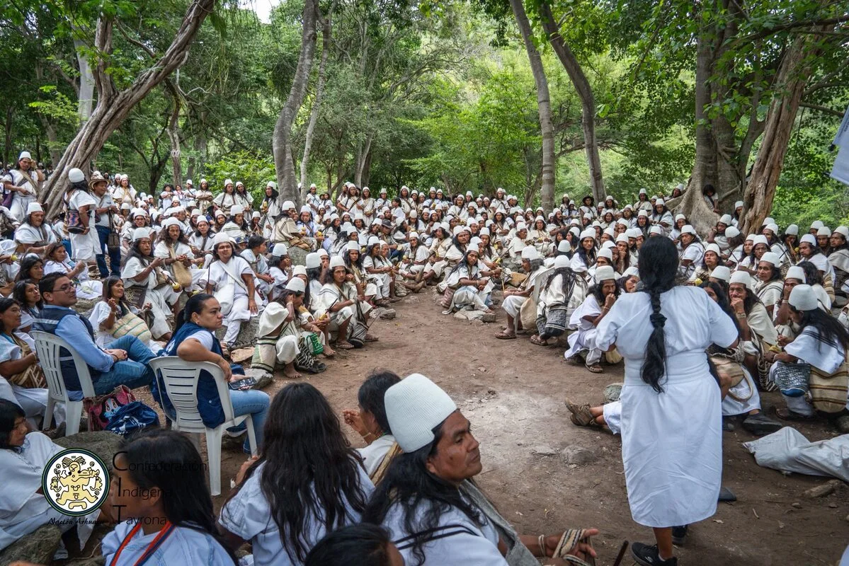 Más de cuatro mil arhuacos y 160 mamos se congregan en el sitio sagrado de Mechachun, Sierra Nevada de Santa Marta. Foto: CIT.