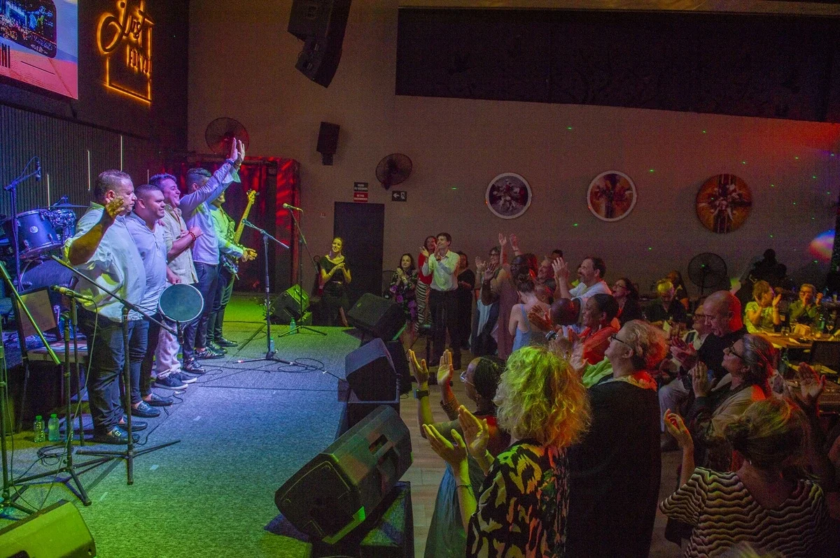 Despedida del público en el Club Just 4 You.