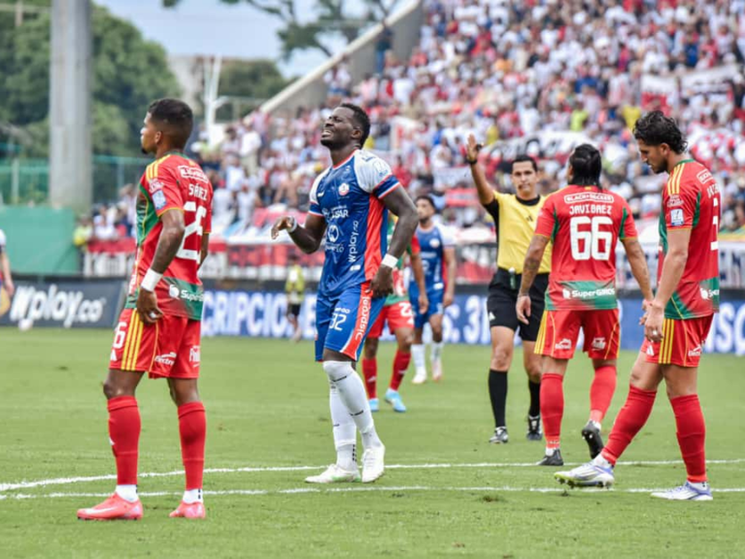 Hubert Bodhert molesto tras la derrota de Alianza Valledupar ante Junior: cinco finales para salvar la temporada