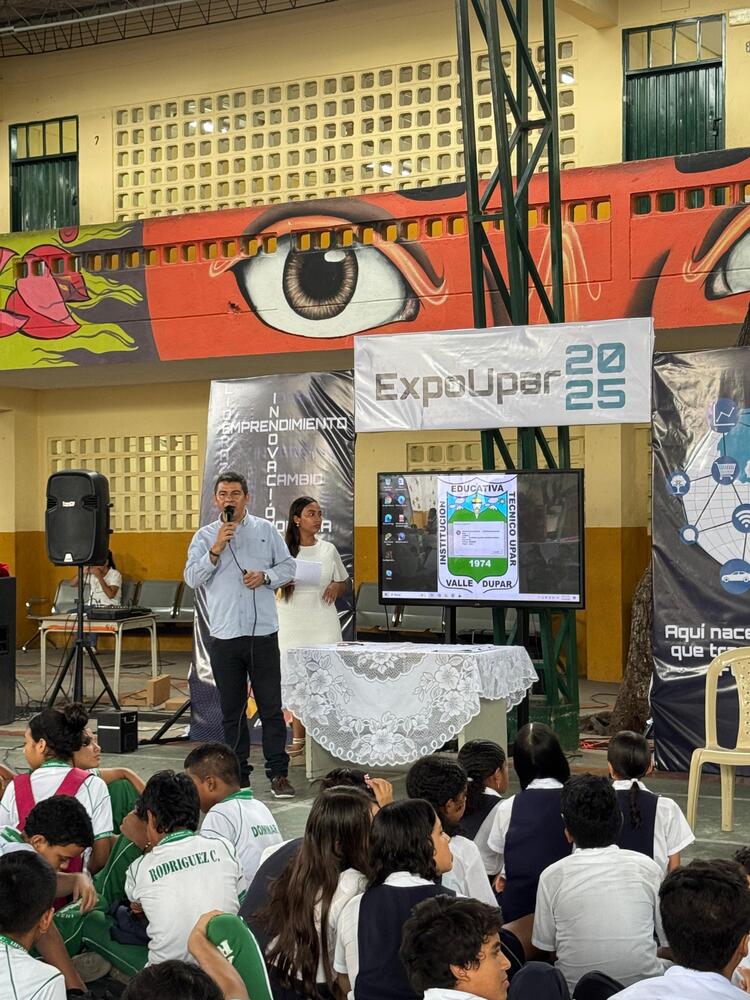 La feria que reúne a estudiantes emprendedores de la Institución Educativa Técnica Upar. Foto: Cortesía.