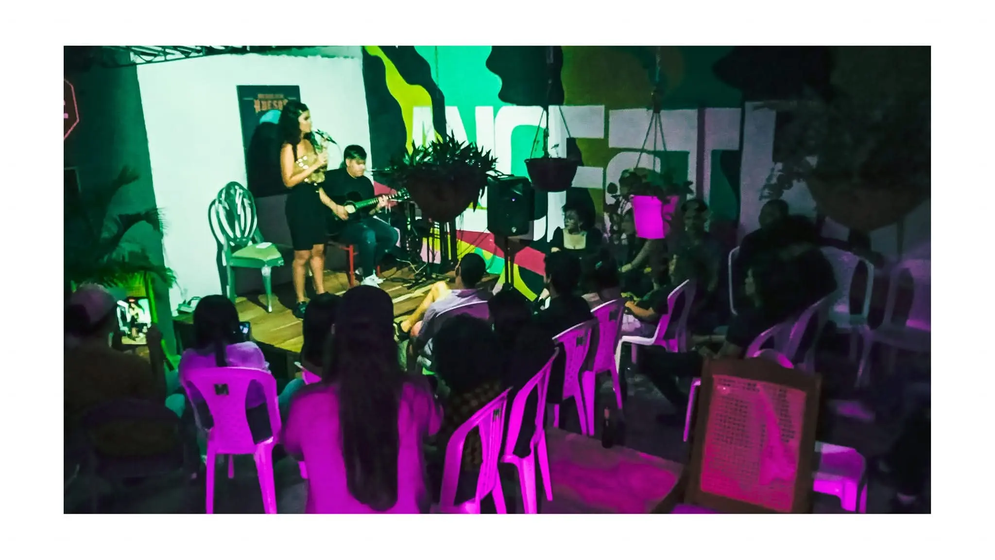 Participantes y público disfrutarán de la versión 13 del Cabaret de Arte de Valledupar, un espacio que transforma los callejones en escenarios para la creatividad. Foto: Cortesía.