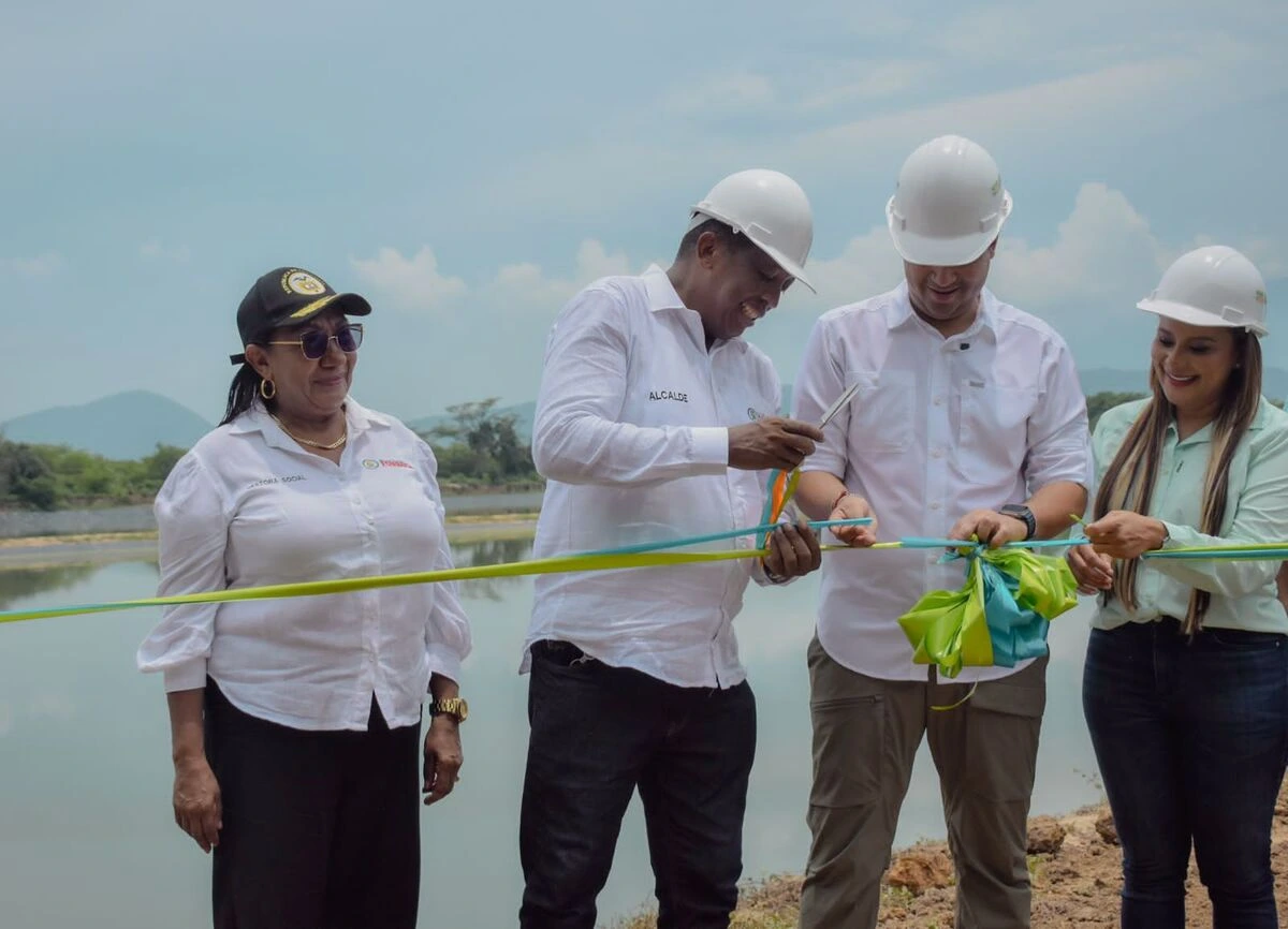 El alcalde Micher Pérez Fuentes le apuesta al mejoramiento del sistema de acueducto y agua potable en su municipio.  FOTO: CORTESÍA ALCALDÍA DE FONSECA.
