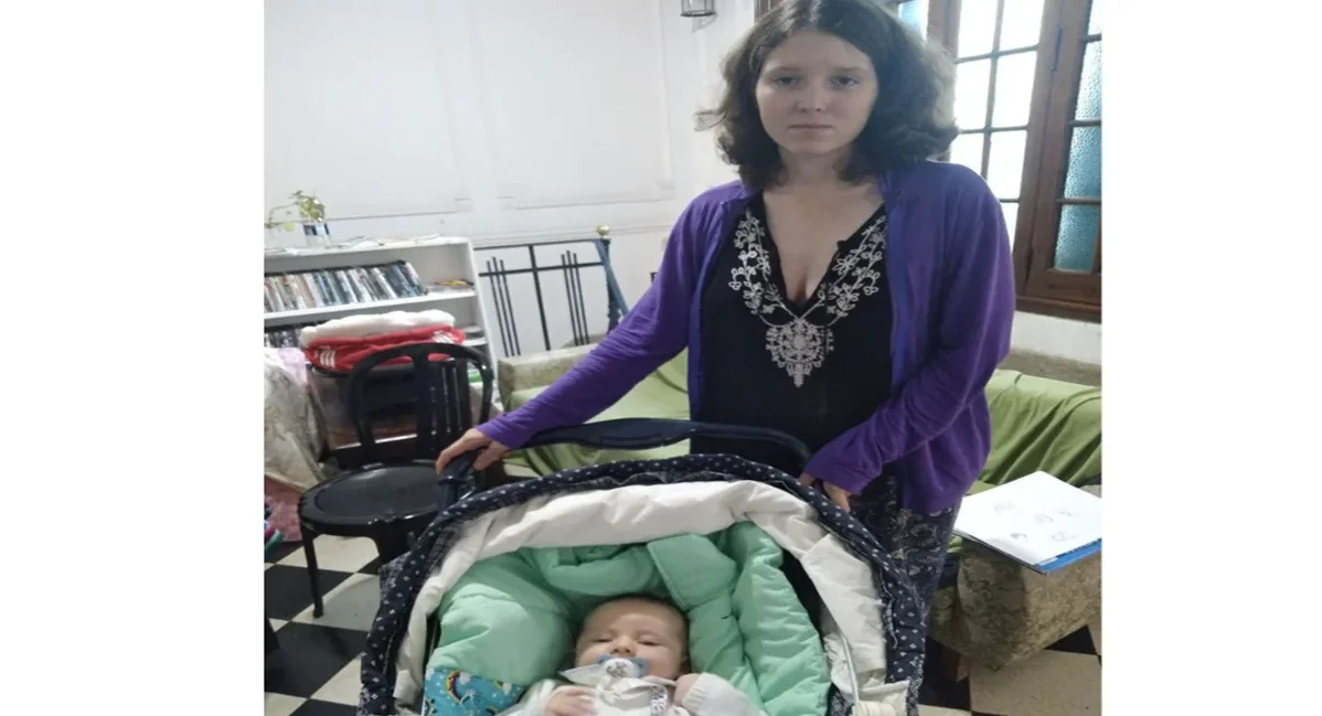 Elena Makarova y su pequeño Miroslav.