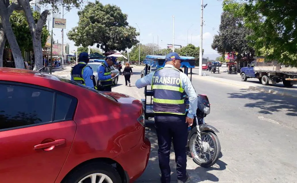 Tránsito- en Fonseca, bajo duros cuestionamientos