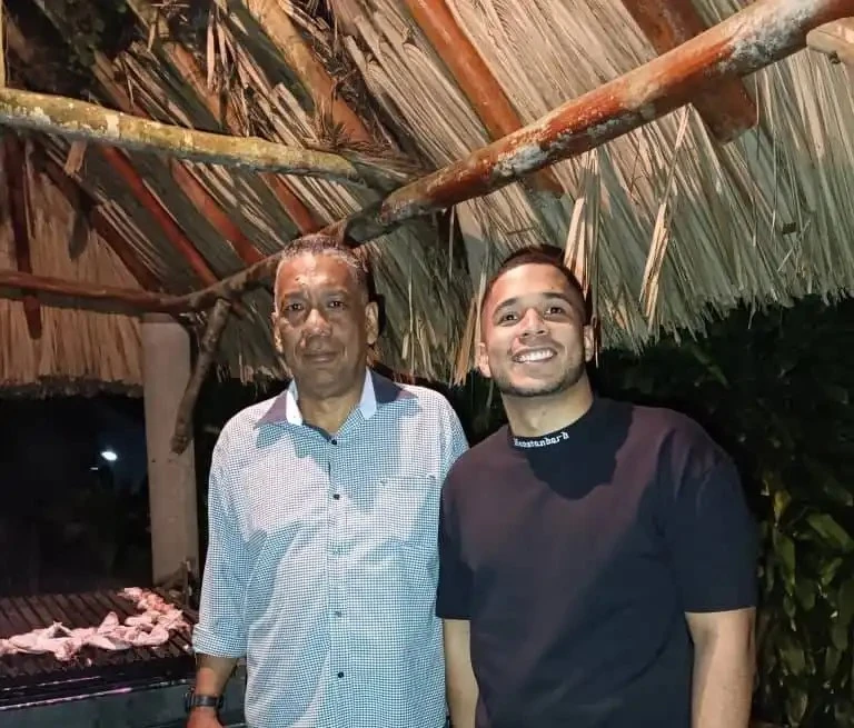 Padre e hijo cesarenses, Reinaldo Emilio Gutiérrez Martínez y Reinaldo Andrés Gutiérrez Santander en Caracas, Venezuela. Foto: Cortesía.