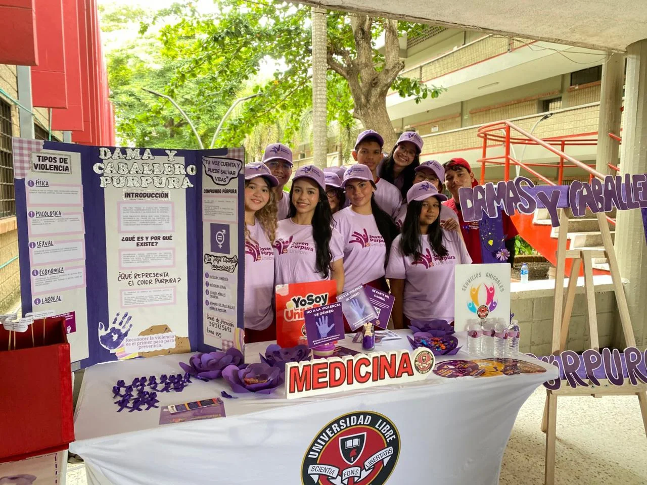 Jóvenes Púrpura Unilibristas, en contra de la violencia de género.