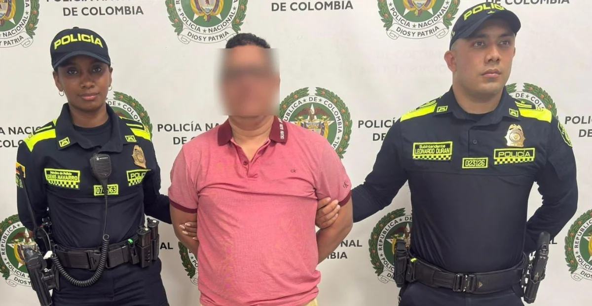 El docente fue capturado en flagrancia en un centro recreacional de El Copey tras ser señalado por menores y acudientes. Foto: Policía.