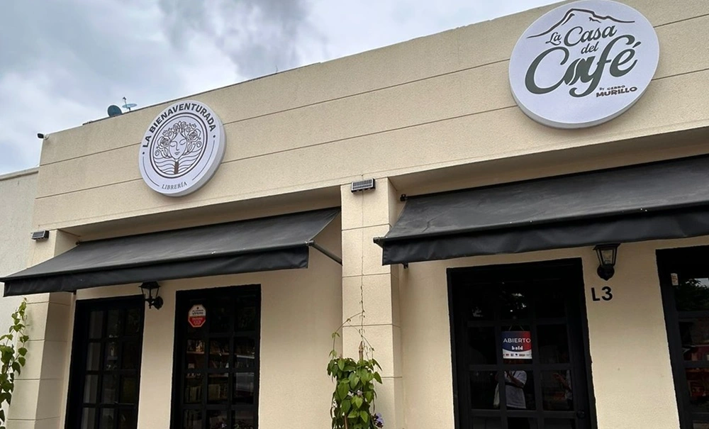Fachada de La Bienaventurada, la nueva librería del barrio Cañaguate que abre sus puertas como refugio literario y centro de programación cultural. Foto: Cortesía.
