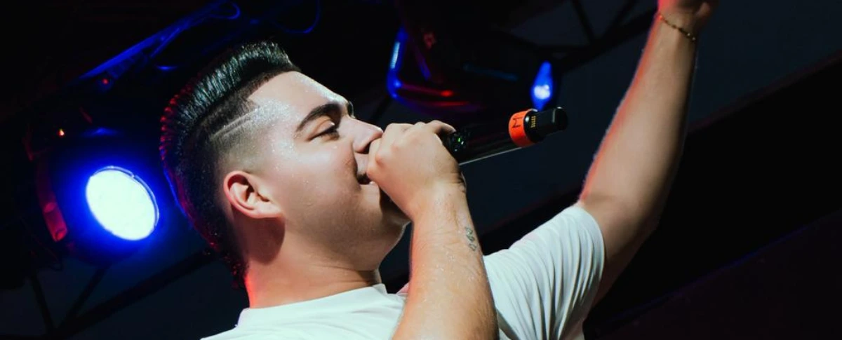 Nacido y criado en Valledupar, este joven cantautor recientemente lanzó el sencillo ‘Otra vez tú’.