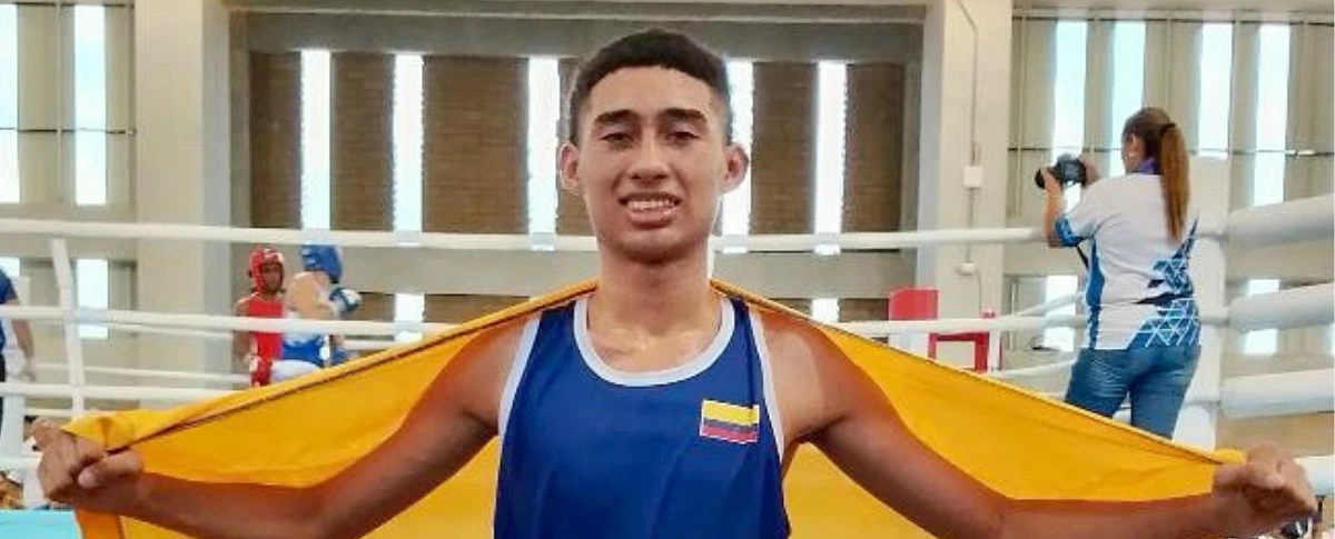 El joven boxeador cesarense Luis Yatt se colgó la medalla de oro en los Juegos Escolares Centroamericanos y del Caribe.