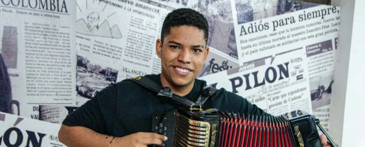 Entre sus proyectos más recientes están varios covers grabados junto a Juan Diego Simanca y la producción de un EP con temas del repertorio clásico. Foto: Jesús Ochoa.