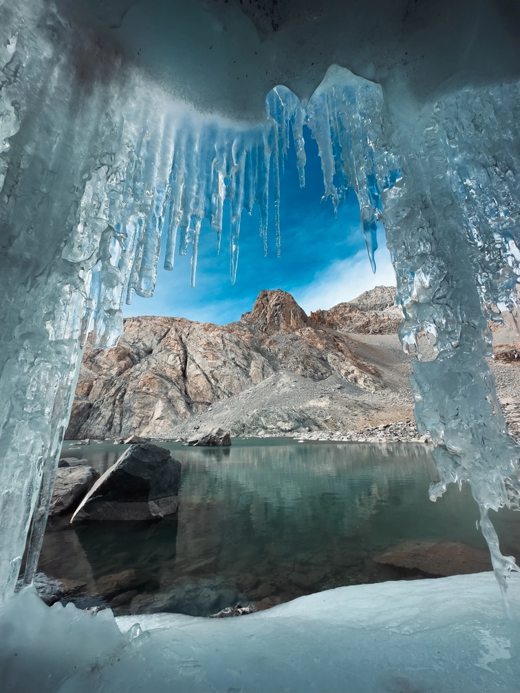 Nacimiento del río Guatapurí en el glaciar del pico la Reina. / Foto: Cristian Alarcón. 