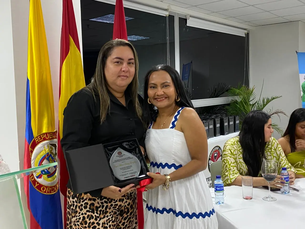 El BOOTCAMP INNOVA OTO 2025 contó con la conferencia magistral “Liderar desde el amor: el arte invisible del instrumentador”, a cargo de la Dra. Enny Liseth Oviedo Argumedo