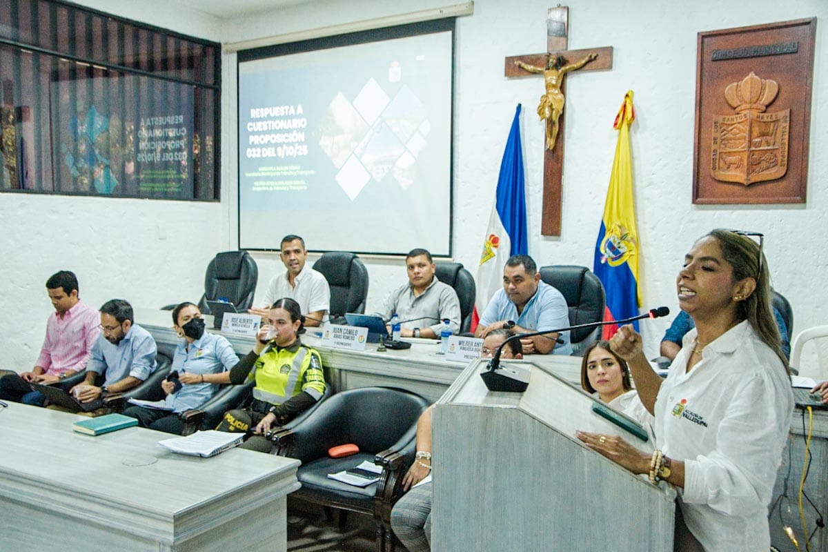 En el debate se señaló que los comparendos se están haciendo presuntamente con procedimientos por fuera de la ley.