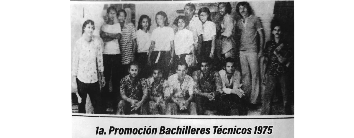 De pie: Deuth Martínez, Pedro Perales, Oswaldo Gómez, Eva Guerrero, Cecilia Sánchez, Antonia de la Hoz, Juan Fragoso, Estela Arboleda, Julio Montaño, Gustavo Salas y Lucas Martínez. Sentados: Guillermo Mejía, Ever Bermúdez, Luis Vélez, Evaristo Martínez y Julián Mendoza.