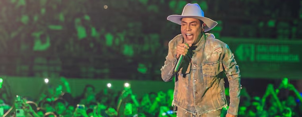 Churo Díaz en el lanzamiento de 'El Fuete' en el parque de la Leyenda. FOTO: TOMADA EL HERALDO.