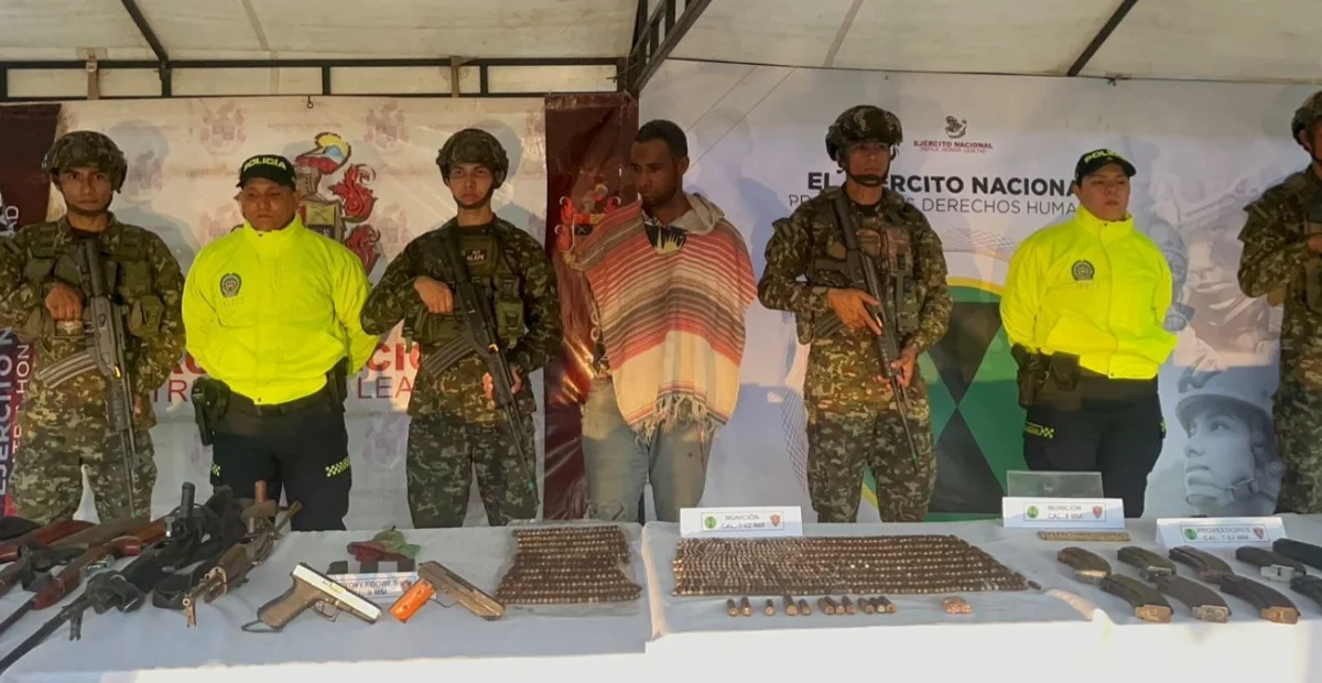 Arsenal incautado por el Ejército y la Policía durante la operación contra el Clan del Golfo en zona rural de Valledupar. Foto: Policía.