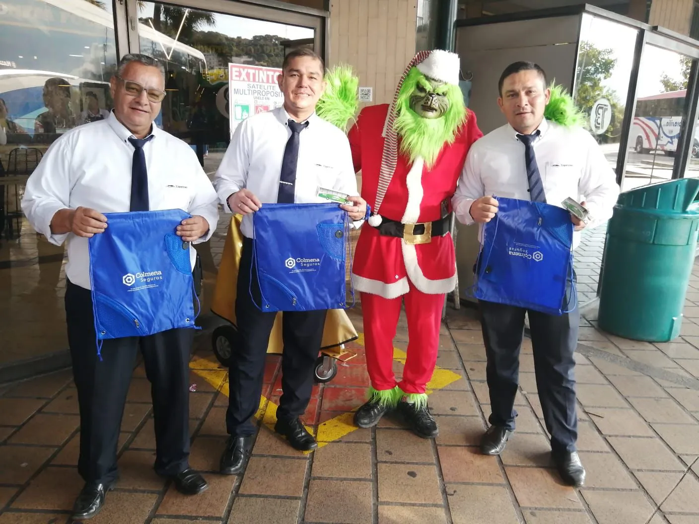 Equipo de choferes Copetran participa en charlas navideñas sobre velocidad segura y anti-fatiga en ruta Valledupar-costa. Foto: Copetran