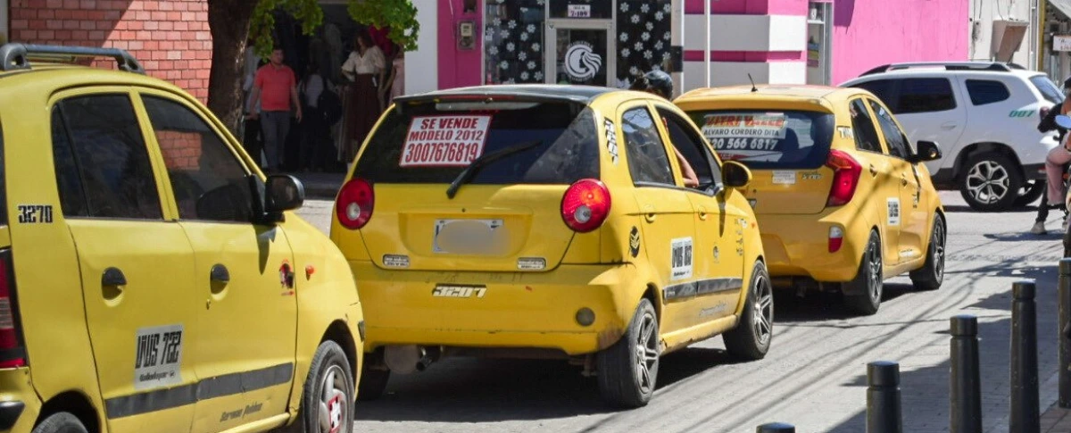 Exigieron que las tarifas de taxis sean actualizadas de manera inmediata. Foto: Said Armenta.