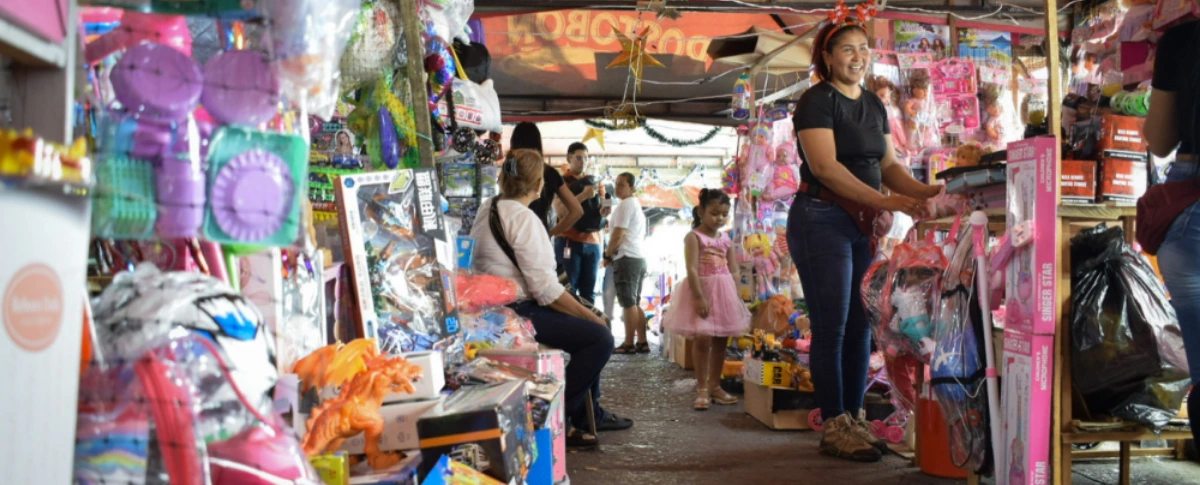 El sector de la juguetería es uno de los que sostiene la dinámica del comercio local. Foto: Said Armenta.
