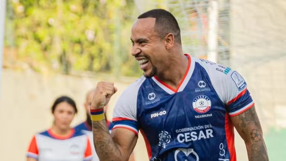 el cuadro vallenato acabó definitivamente con los rumores e hizo oficial la renovación del experimentado atacante.