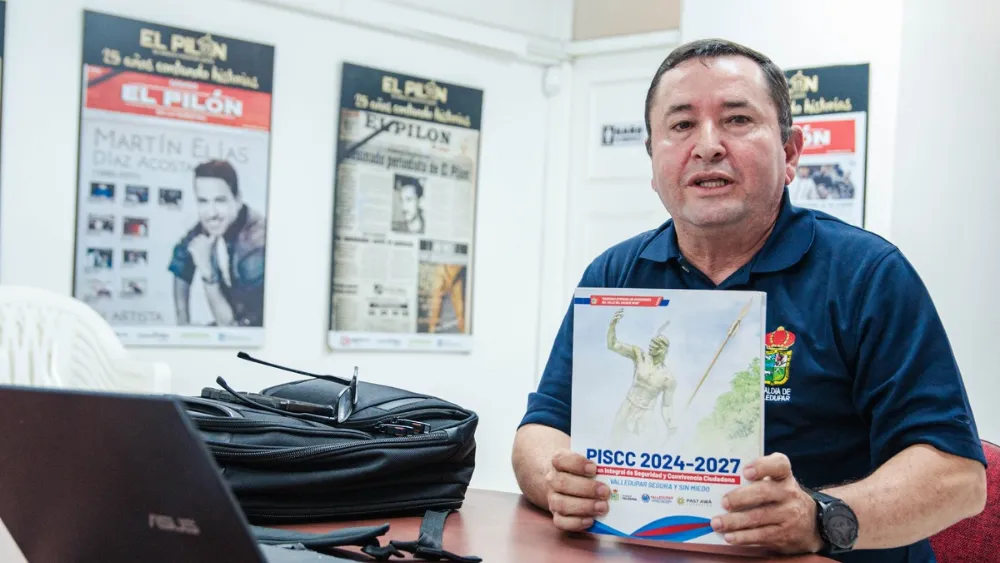 El secretario de Seguridad de Valledupar, Pablo Bonilla, invitó a la ciudadanía a vivir una Navidad sin accidentes. Foto: Jesús Ochoa.