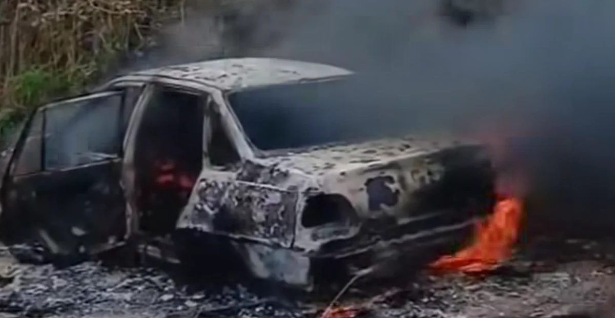 Los responsables lograron huir y, minutos después, incineraron el vehículo utilizado en el intento de secuestro, a pocos kilómetros del casco urbano de Río de Oro. Foto: cortesía.