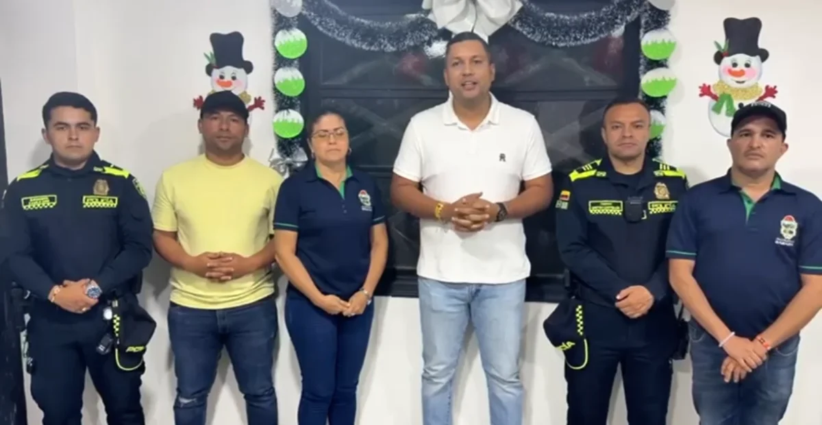 El alcalde Cristian Márquez lideró el consejo de seguridad donde se definieron las nuevas restricciones para frenar la violencia en Gamarra. Foto: Cortesía.