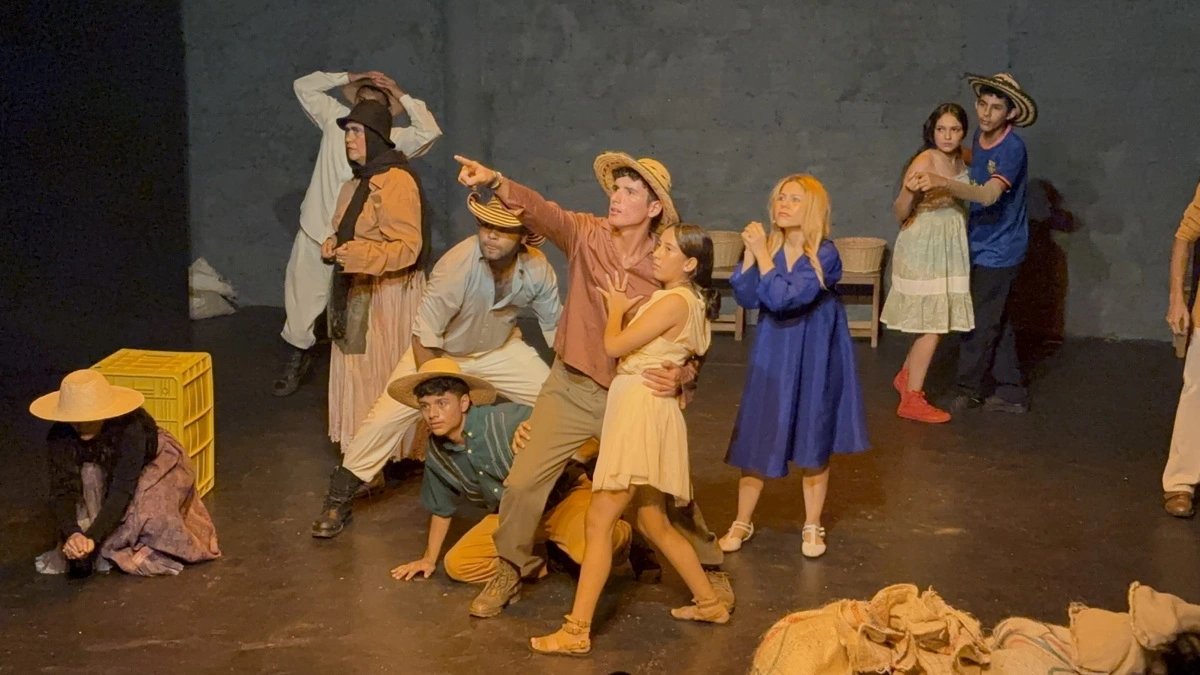 Momento clave de Retahíla en Tierra Grata: Maderos Teatro guió la integración entre víctimas y excombatientes. Foto: EL PILÓN.