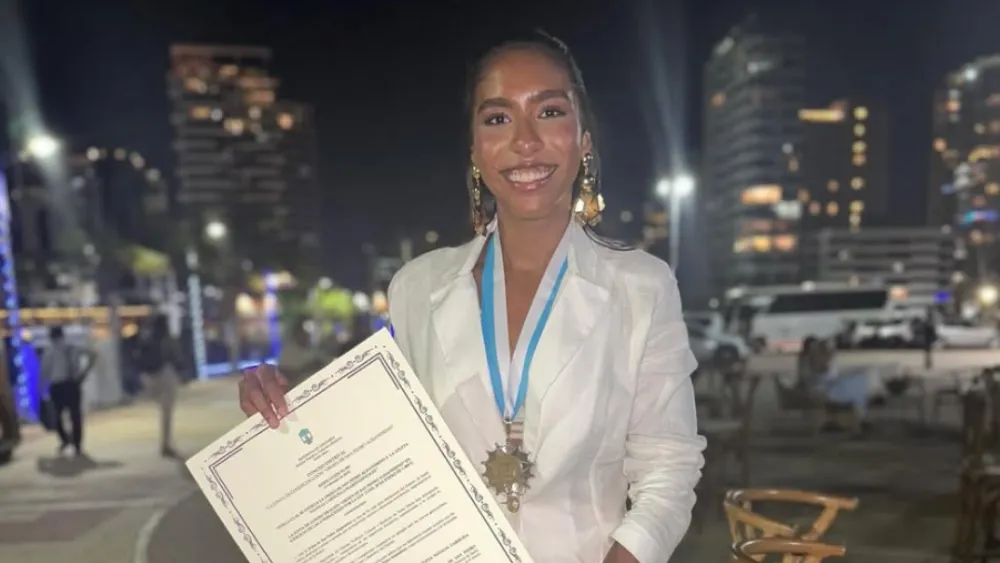 Natalia Linares cerró el año recibiendo la ‘Orden San Pedro Alejandrino’ en Santa Marta.