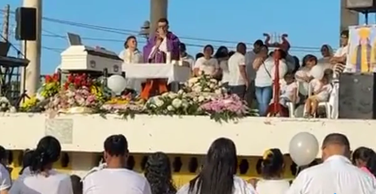 El último adiós de Shelsy Michelle Navarro Ojeda en Mingueo, La Guajira. Foto: Cortesía