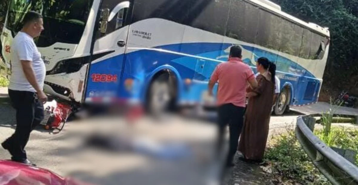 Lugar del siniestro donde perdió la vida el motociclista Luis Fernando Aroca en la vía Minas de Iracal – Pueblo Bello. Foto: cortesía.