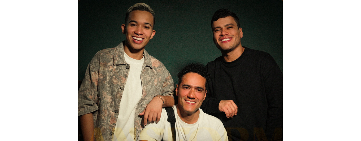 Nico Pineda junto a Samuel Morales y Juank Ricardo. FOTO: CORTESÍA.