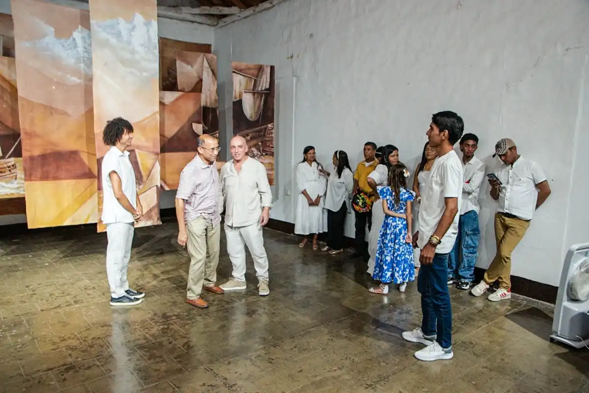 Más de 2.500 visitantes recorrieron las 10 salas satélites de ARTVA 2025 "Mundos Próximos". Foto: Jesús Ochoa.