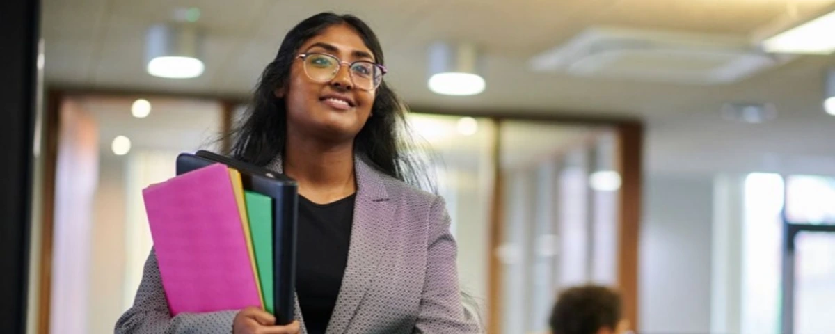 Concurso DIAN vacantes de empleo público 2025