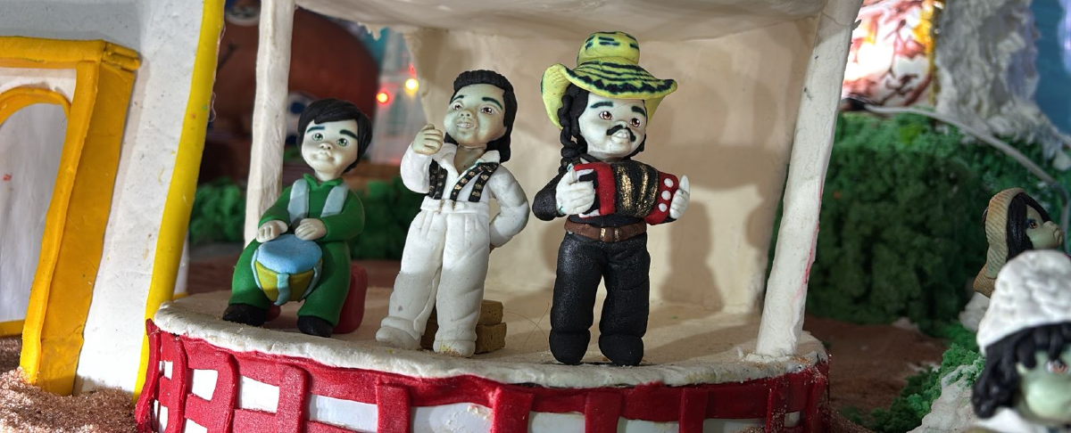 Diomedes Díaz y Juancho Rois aparecen en la tarima Francisco El Hombre de la Plaza Alfonso López en Valledupar. / Foto: Cortesía