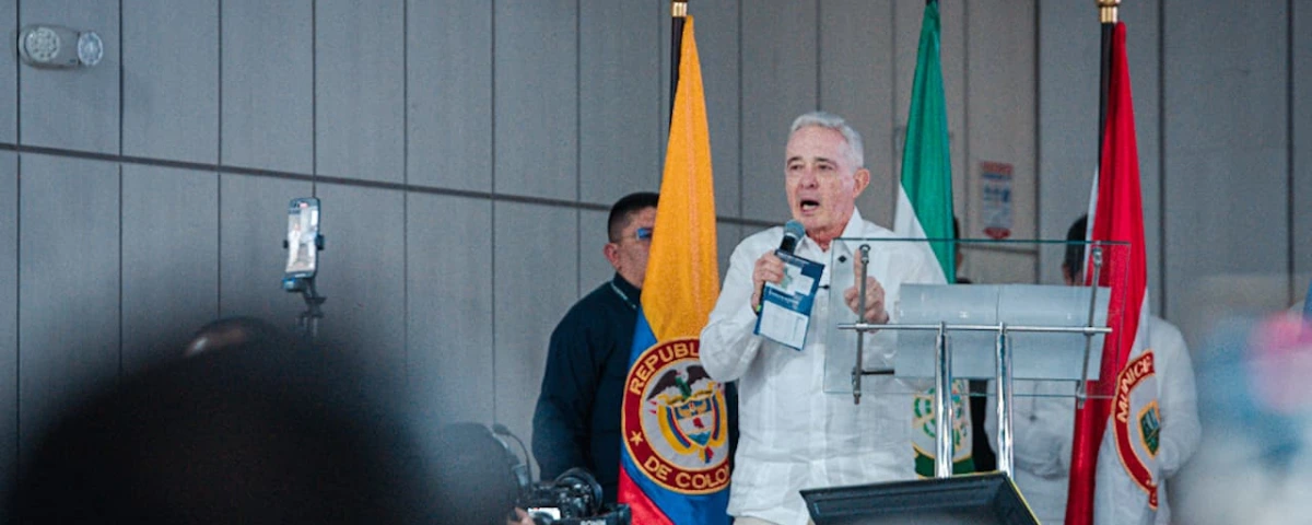 Álvaro Uribe en un evento en Valledupar.